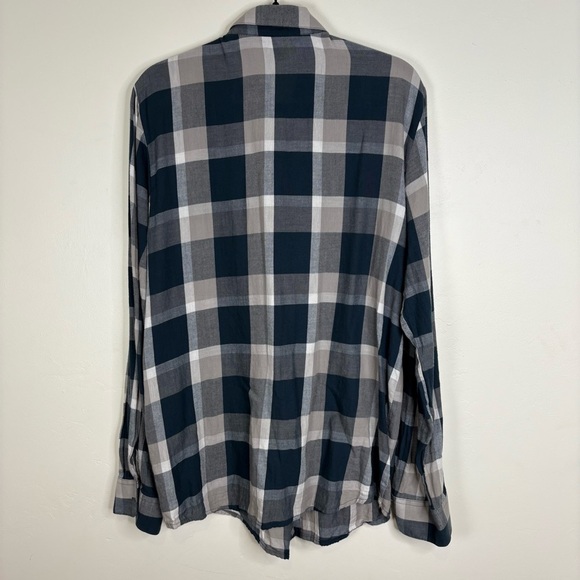 Volcom Men's Plaid Cotton Button-Up Shirt - Blue and Gray Size Large - Picture 6 of 8